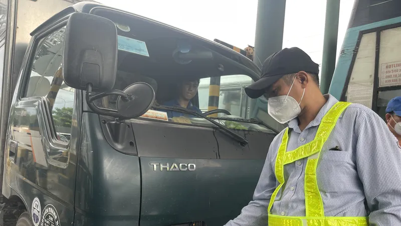 Kiến nghị có biện pháp xử phạt các phương tiện chưa dán thẻ ETC