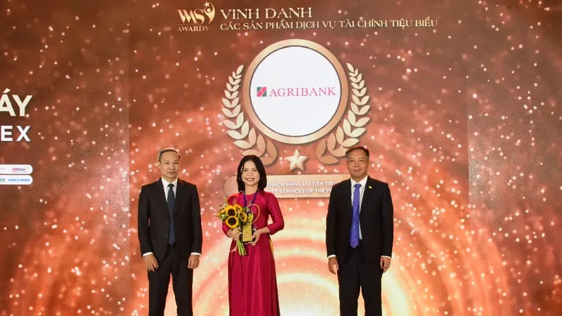 Agribank được vinh danh 2 sản phẩm dịch vụ tài chính tiêu biểu 