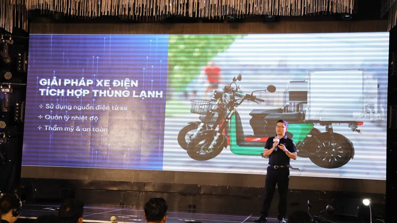 Xe điện Selex Motors Camel 2 vận chuyển hàng đông lạnh 