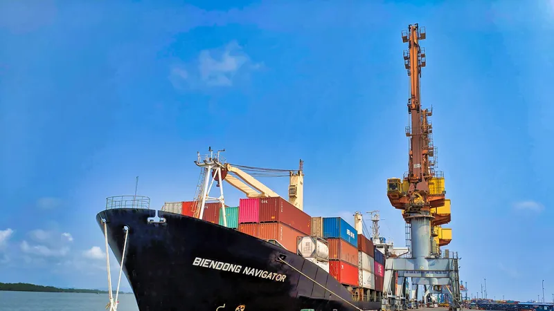 Logistics xuyên biên giới giảm chi phí, thời gian, đảm bảo hàng hoá