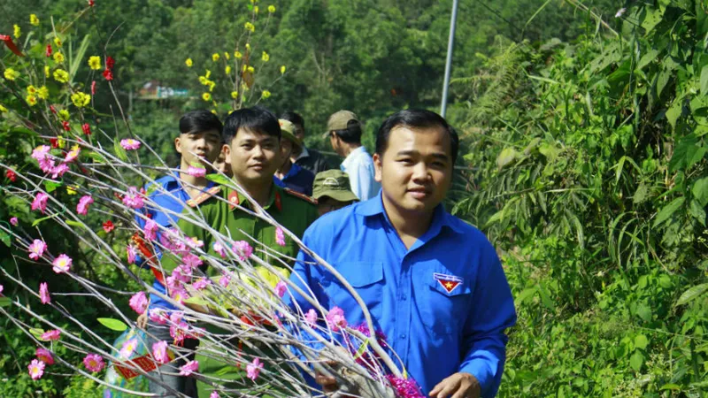 Mang xuân đến với vùng cao