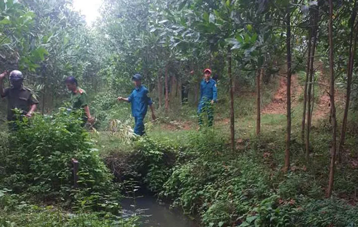 Đi bắt ốc, một cháu bé 4 tuổi trượt chân tử vong 