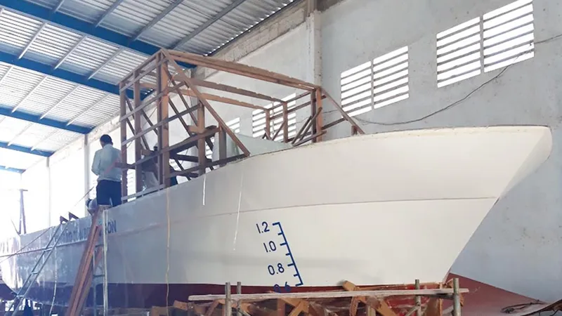 Đóng tàu tuần tra và lắp đặt phao phân vùng khu bảo tồn biển Lý Sơn