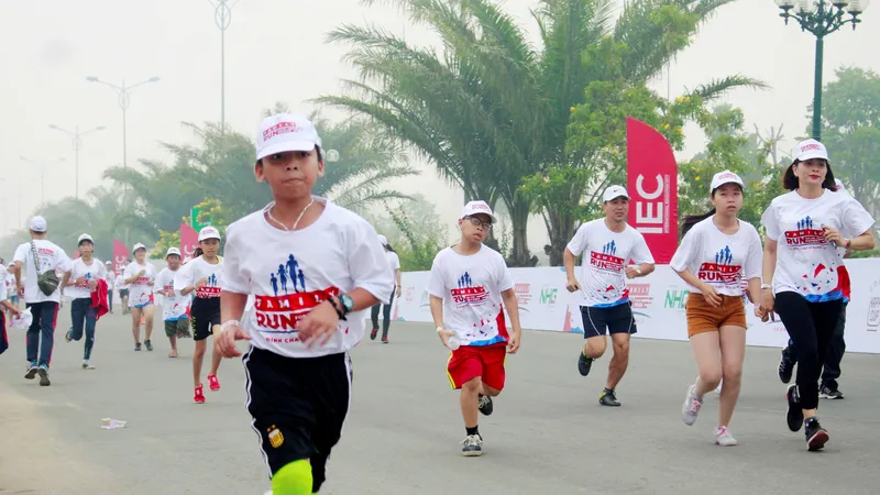 Hơn 2.000 gia đình tham gia chương trình “Gia đình chạy vì tương lai cùng IEC”
