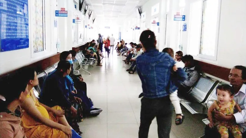 Cảnh báo nguy cơ nhập viện vì nắng nóng kéo dài ở trẻ em