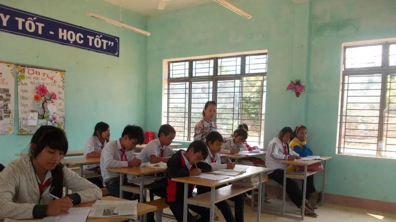 Hàng trăm giáo viên hợp đồng không được trả lương