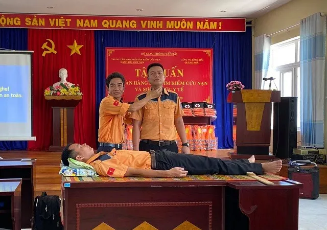 Tập huấn an toàn hàng hải cho ngư dân đảo Lý Sơn, Quảng Ngãi