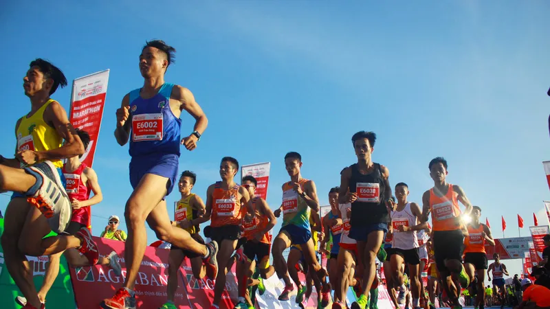 Sôi động Giải vô địch quốc gia Marathon và cự ly dài Báo Tiền Phong lần thứ 61