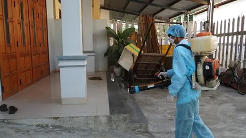 Quảng Ngãi: Phun tiêu độc khử trùng nơi bệnh nhân 419 sinh sống