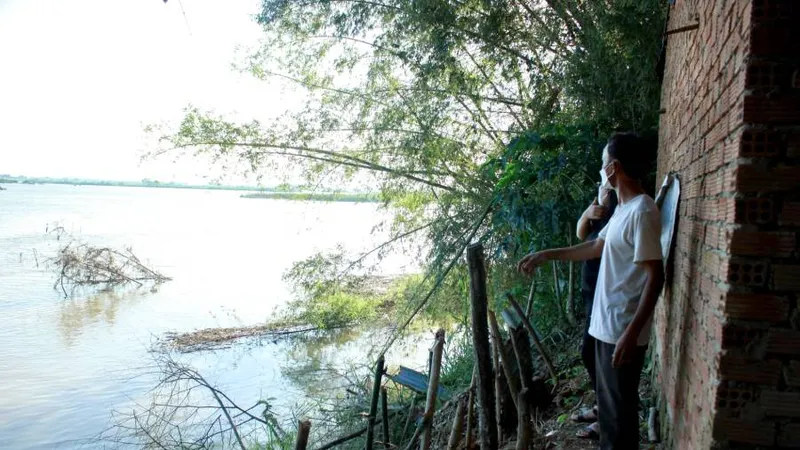 Quảng Ngãi: Người dân chưa thể di dời khỏi “ốc đảo” vì vướng phương án hỗ trợ