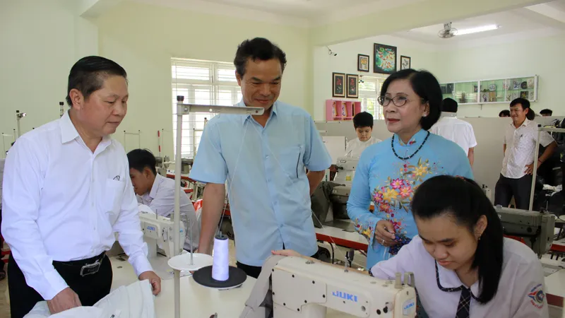 Gần 1,8 tỷ đồng ủng hộ Trung tâm Nuôi dạy trẻ khuyết tật Võ Hồng Sơn