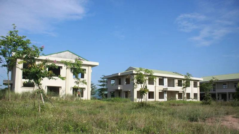 Trung tâm dạy nghề kiểu mẫu Sơn Tịnh chưa xây xong đã “như bỏ hoang”