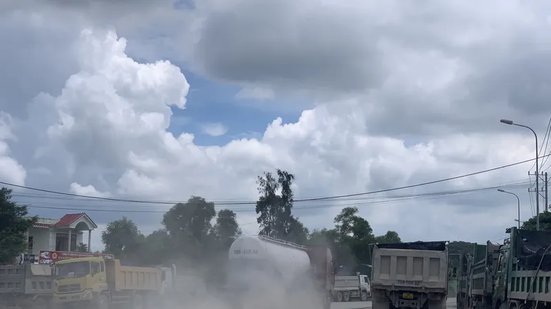 Ngày 17-7, UBND tỉnh Quảng Ngãi vừa có văn bản bảo đảm trật tự an toàn giao thông trên địa bàn Khu kinh tế Dung Quất.