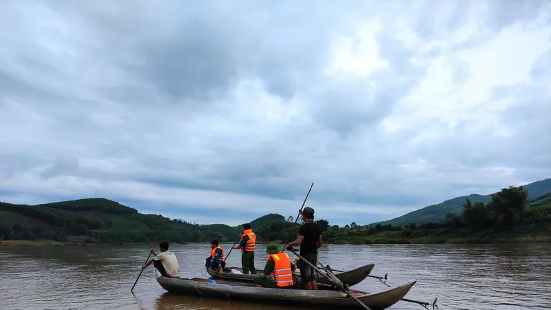 Quảng Ngãi: Bé trai 12 tuổi đi chăn trâu bị lũ cuốn mất tích