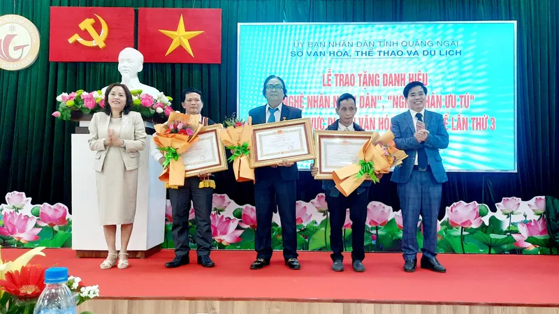 Quảng Ngãi: Trao tặng danh hiệu Nghệ nhân nhân dân, Nghệ nhân ưu tú có cống hiến lĩnh vực di sản văn hóa phi vật thể