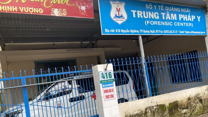Tạm giữ Giám đốc Trung tâm Pháp y Quảng Ngãi để điều tra về hành vi nhận hối lộ