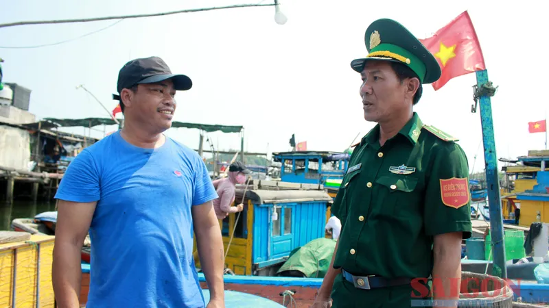 Chống khai thác IUU, ngư dân Quảng Ngãi tập trung đăng ký, đăng kiểm tàu cá