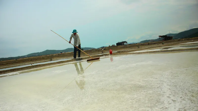 Du lịch cộng đồng, giải pháp nâng cao giá trị nghề muối Sa Huỳnh