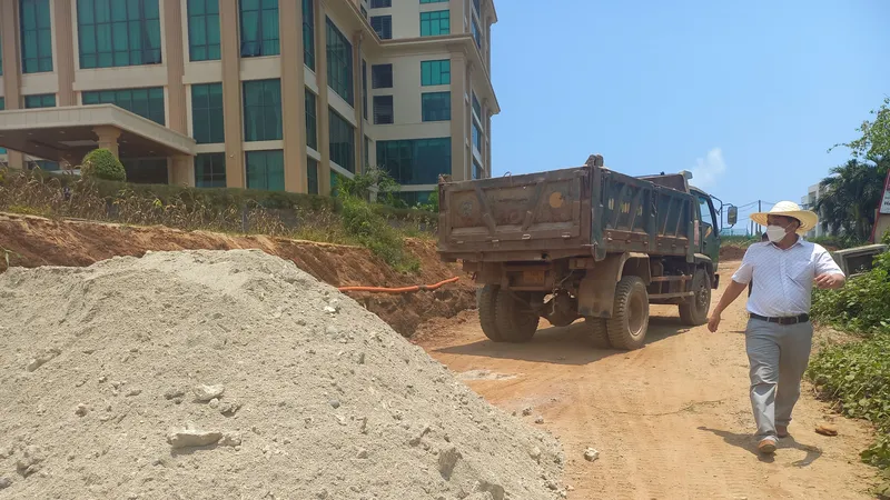 Giá cát đảo Lý Sơn đến 700.000 đồng/m3 gây khó khăn cho người dân, nhà thầu