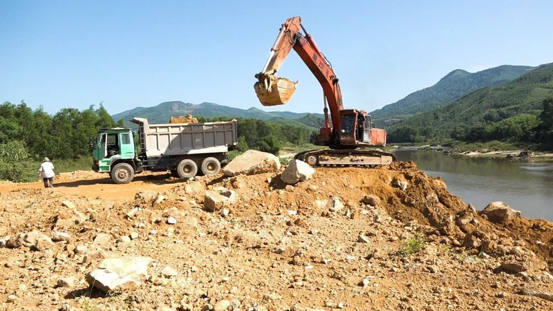 Quảng Ngãi xử phạt thủy điện Sông Liên đổ thải lấn sông, không đúng quy định