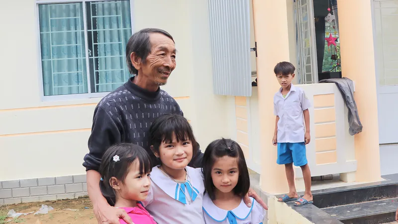  Lão nông ở Quảng Ngãi hiến đất xây trường học