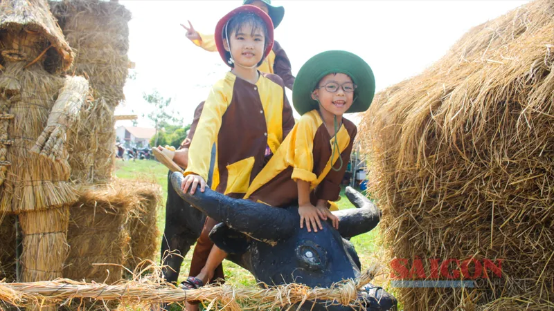 Trải nghiệm làm nông dân ở lễ hội ngày mùa Quảng Ngãi