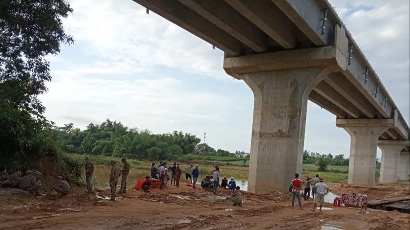 Khu vực xảy ra sạt lở đất khiến một công nhân bị cuốn trôi tại Quảng Ngãi