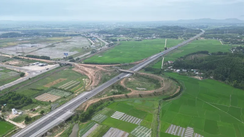 Nút giao thông Trì Bình - Dung Quất vào cao tốc Đà Nẵng - Quảng Ngãi dang dở 6 năm