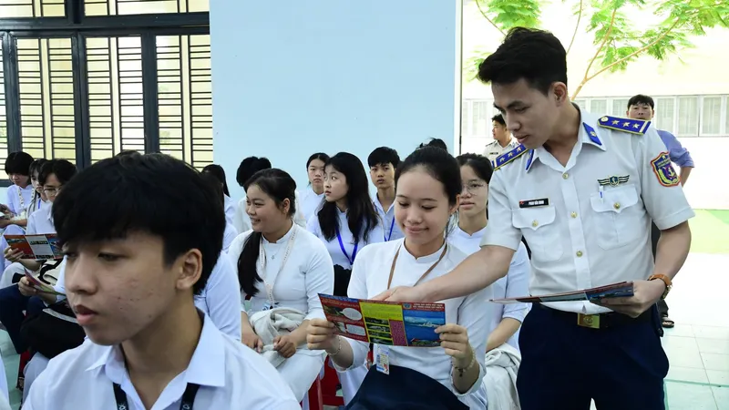 Vùng Cảnh sát biển 2 phát động cuộc thi tìm hiểu pháp luật về biển đảo