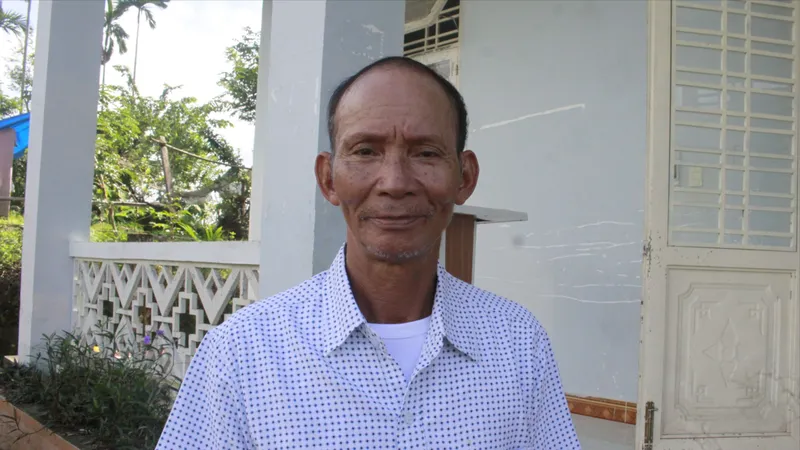 Trưởng thôn người Cor hiến đất làm nhà văn hóa