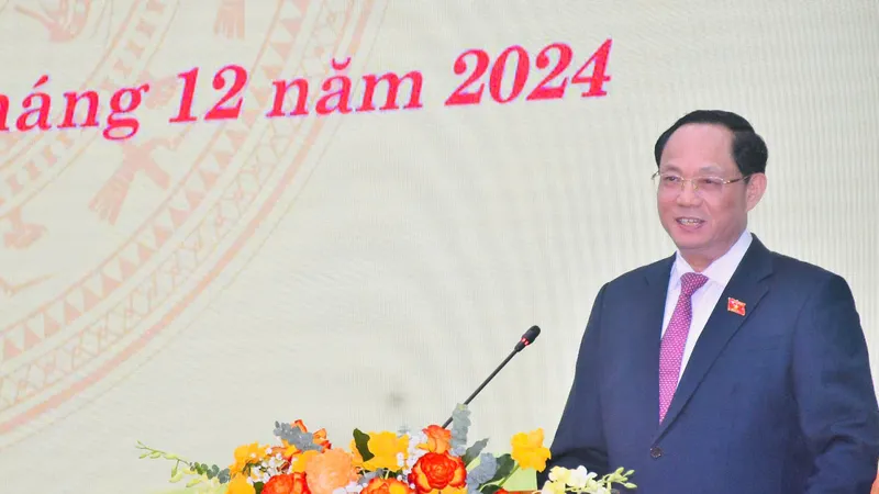 Phó Chủ tịch Quốc hội Trần Quang Phương đề nghị tỉnh Quảng Ngãi xác định các giải pháp đột phá tạo đà phát triển giai đoạn mới