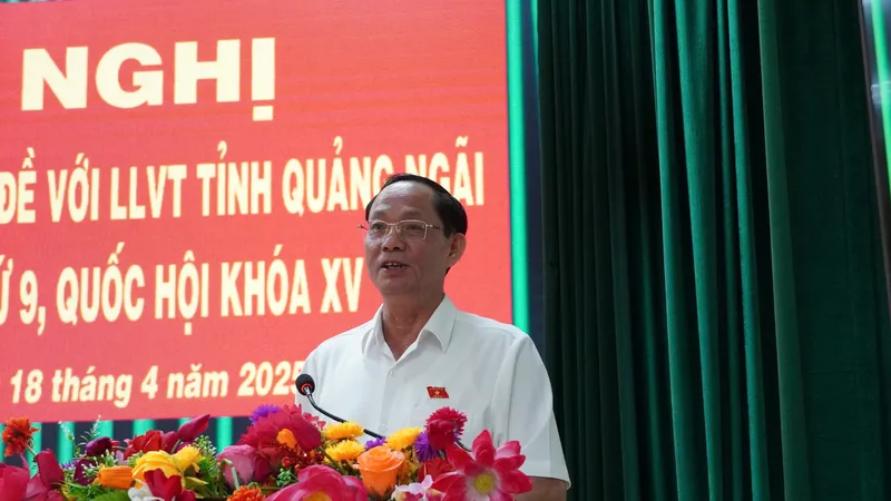 Thượng tướng Trần Quang Phương tiếp xúc cử tri chuyên đề với lực lượng vũ trang Quảng Ngãi