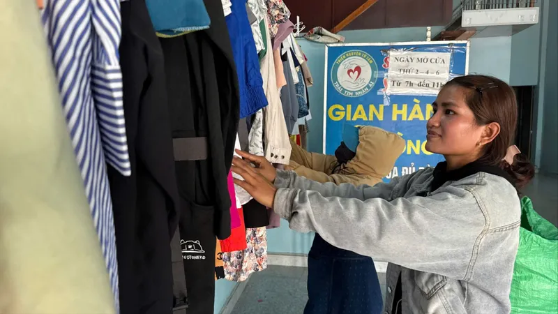 Gian hàng 0 đồng sẻ chia yêu thương cho người nghèo