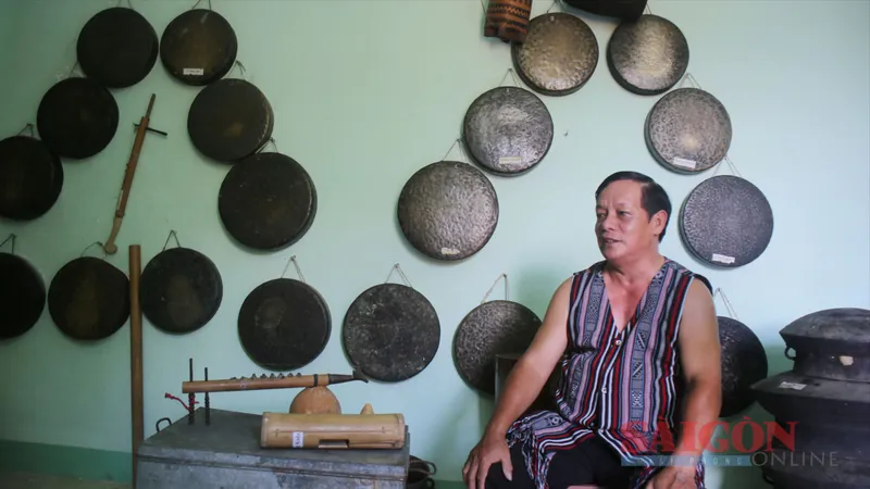 Người nghệ nhân thầm lặng sưu tầm nhạc cụ H’rê