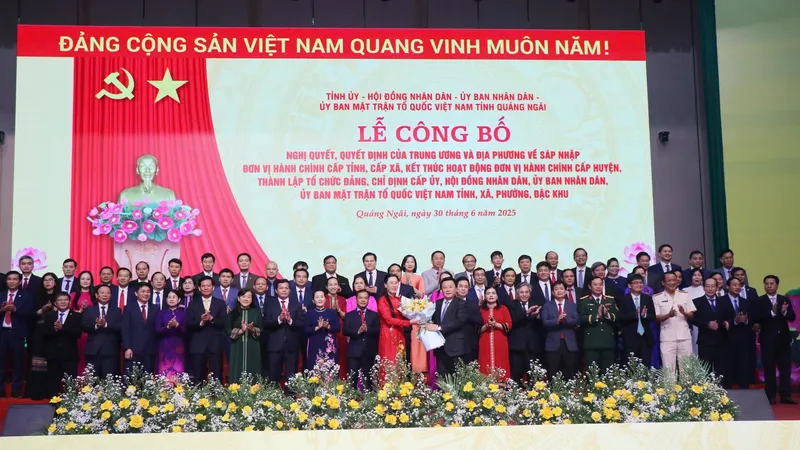 Chi tiết 96 xã, phường, đặc khu của tỉnh Quảng Ngãi từ 1-7-2025