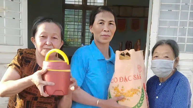Người phụ nữ có tấm lòng nhân ái hết lòng vì người nghèo