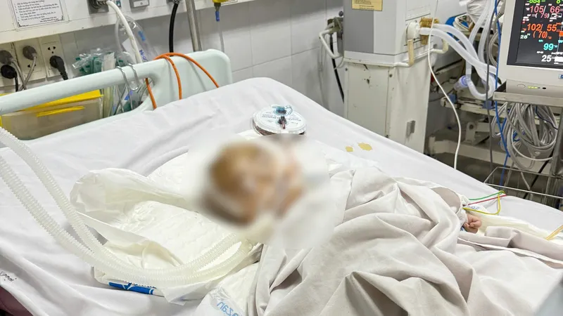 Quảng Ngãi: Khởi tố, bắt tạm giam “bảo mẫu” ném cháu trai gây chấn thương sọ não