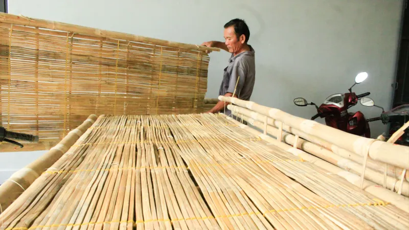 “Xóm giường” và những người giữ gìn hồn tre