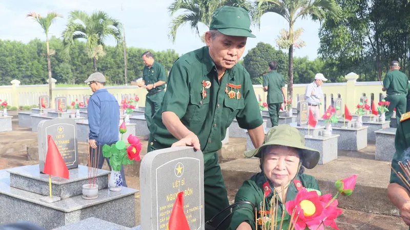 Kỷ niệm 60 năm Chiến thắng Vạn Tường