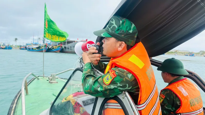 Quảng Ngãi yêu cầu kêu gọi tàu thuyền, lồng bè vào nơi neo đậu trước 17 giờ ngày 5-11