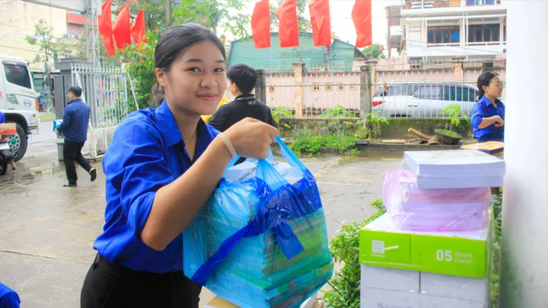 Quảng Ngãi gửi yêu thương, nâng bước em đến trường cho thiếu nhi các tỉnh bị ảnh hưởng do thiên tai