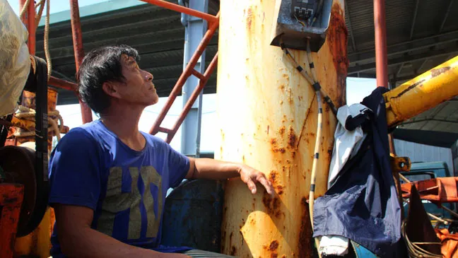 Cận cảnh tàu vỏ thép NĐ 67 rỉ sét vì bị doanh nghiệp tráo thép “dỏm”