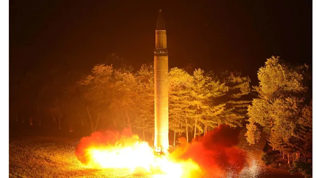 Triều Tiên công bố hình ảnh phóng thử ICBM
