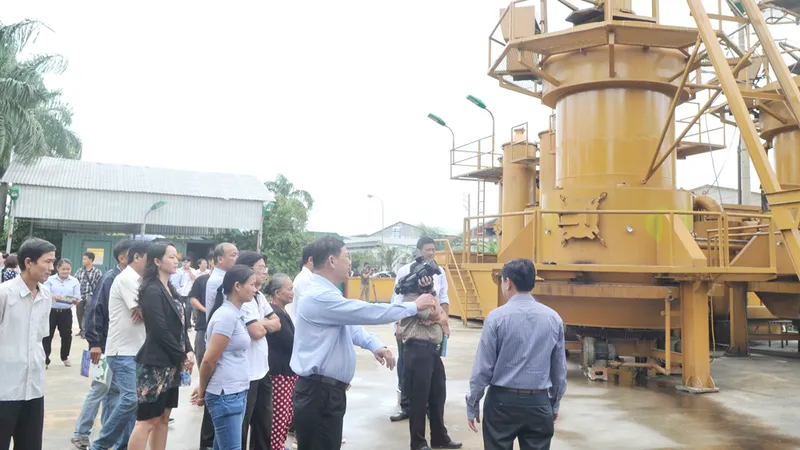 TPHCM mở cửa khu xử lý rác để người dân giám sát 
