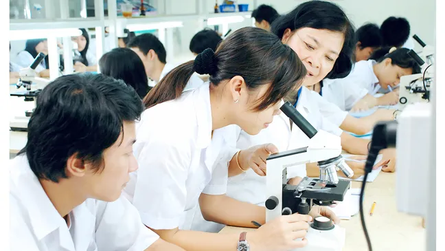 Siết chặt mở ngành đào tạo