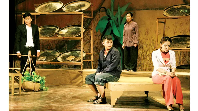 Sân khấu kịch TPHCM: Chông chênh tồn tại
