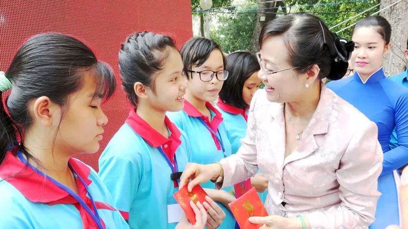 Đa dạng hoạt động chăm lo tết