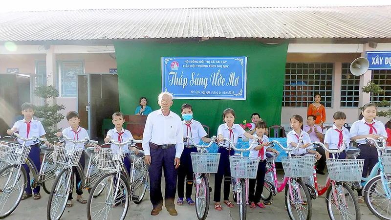Hoạt động từ thiện