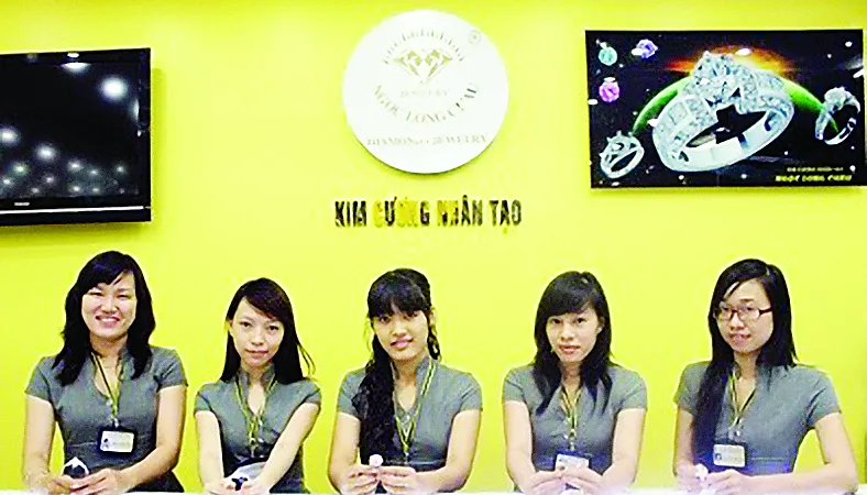 Kim cương nhân tạo Ngọc Long Châu khuyến mãi đặc biệt mừng xuân 2018 