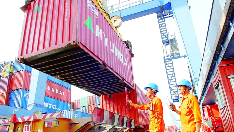 Xuất khẩu tất bật từ đầu năm 